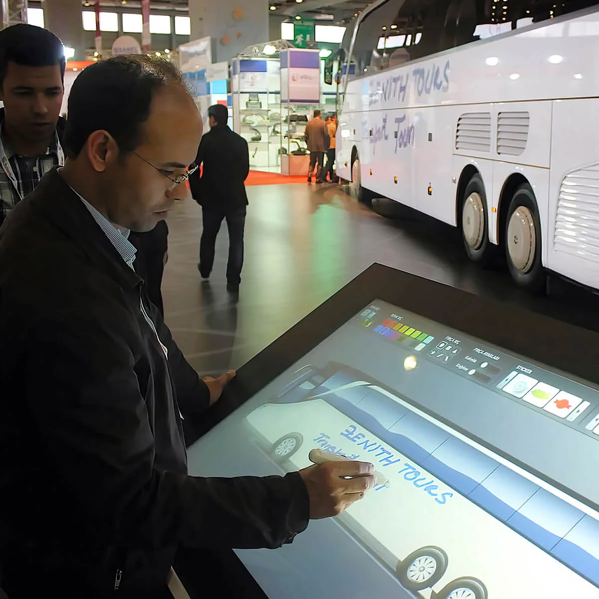 Mercedes Live Painter — Busworld Fuarı