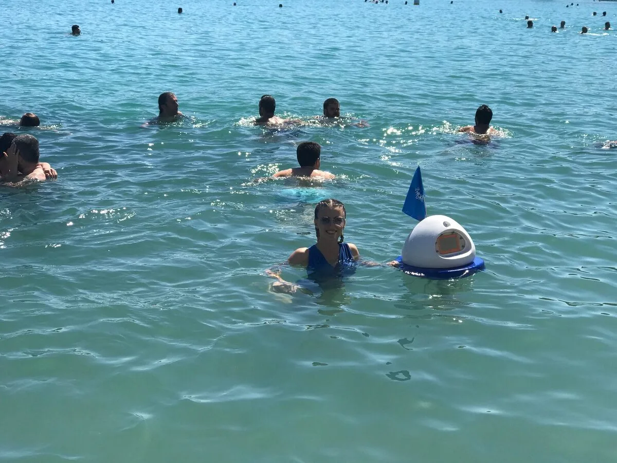 Aqua Photo Booth - 12