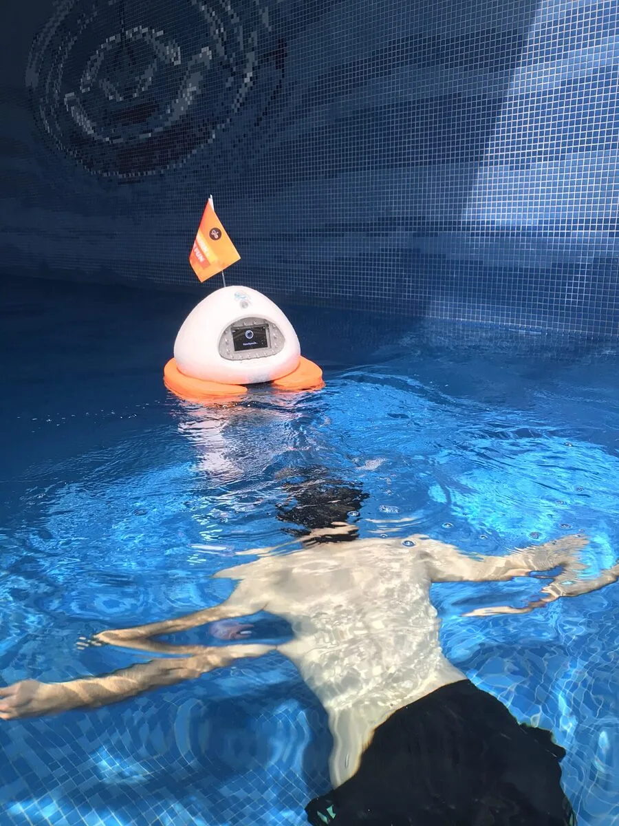 Aqua Photo Booth - 16