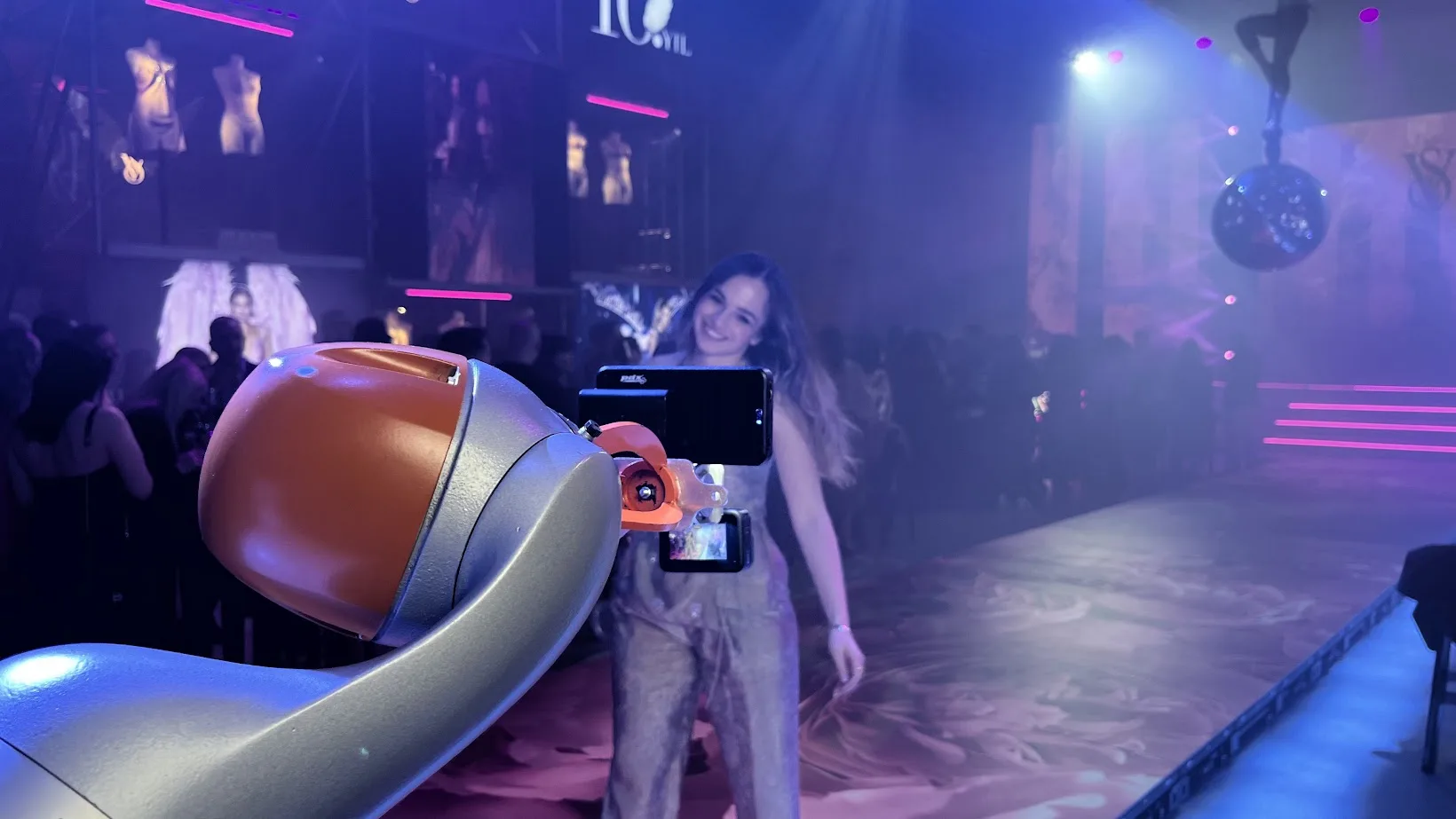 Glambot — Etkinlik Görseli 3