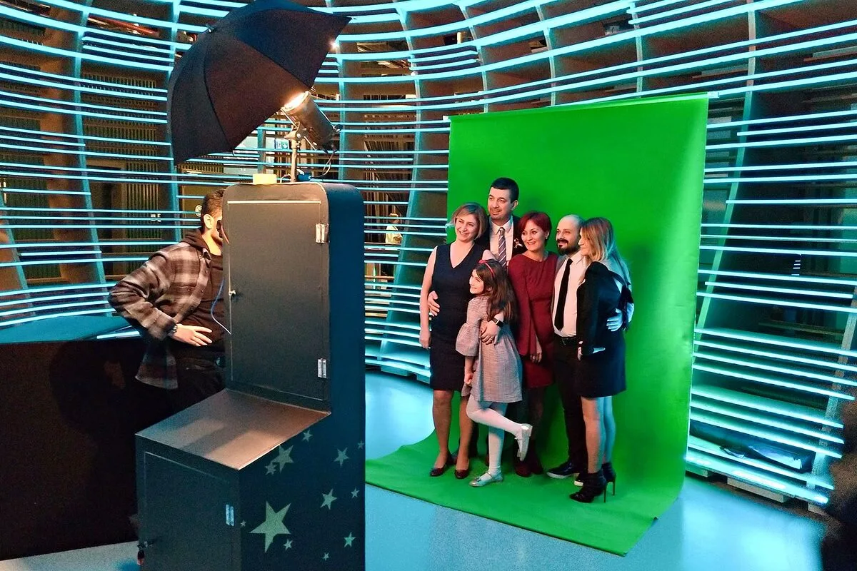 Green Box Photo Booth - 11