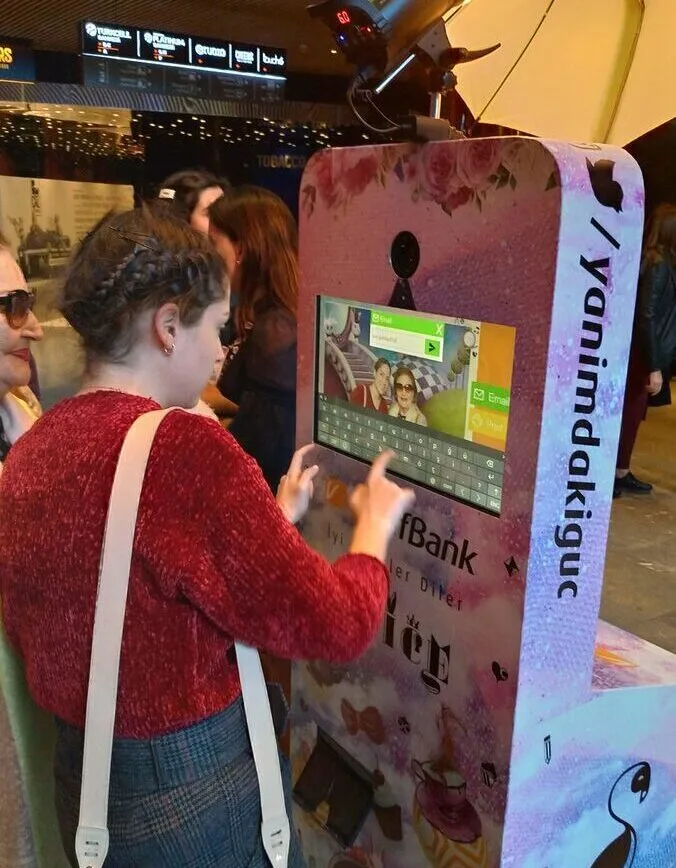 Green Box Photo Booth - 22