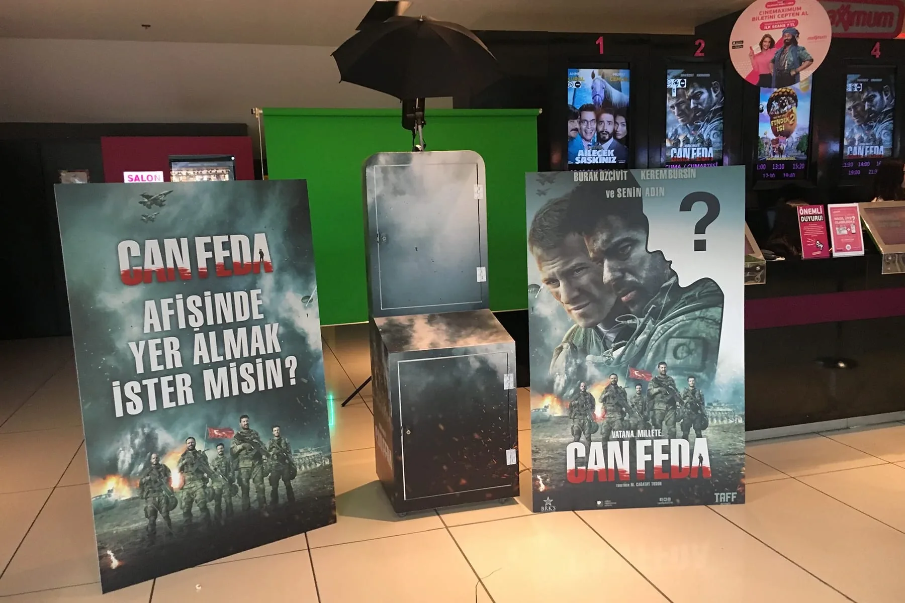 Green Box Photo Booth - 8