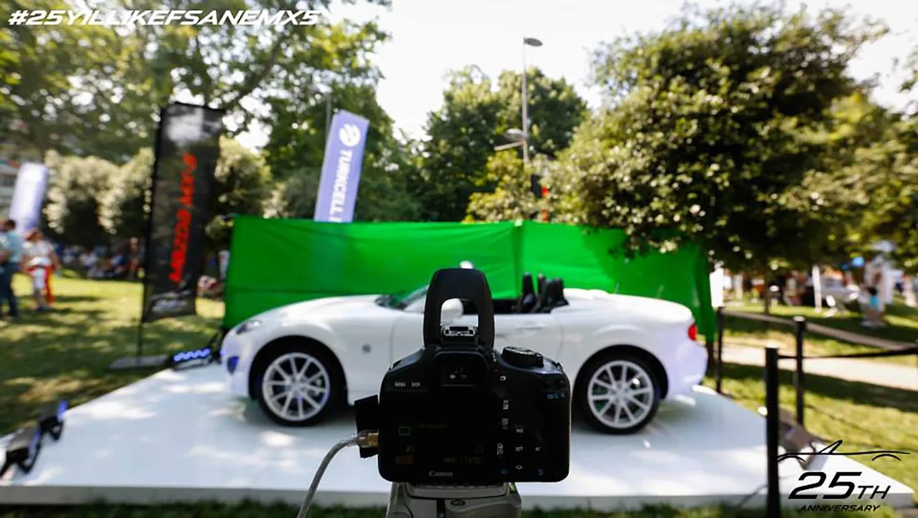 Green Box Photo Booth - 9