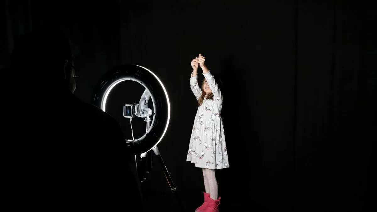 Hologram Monument - 5