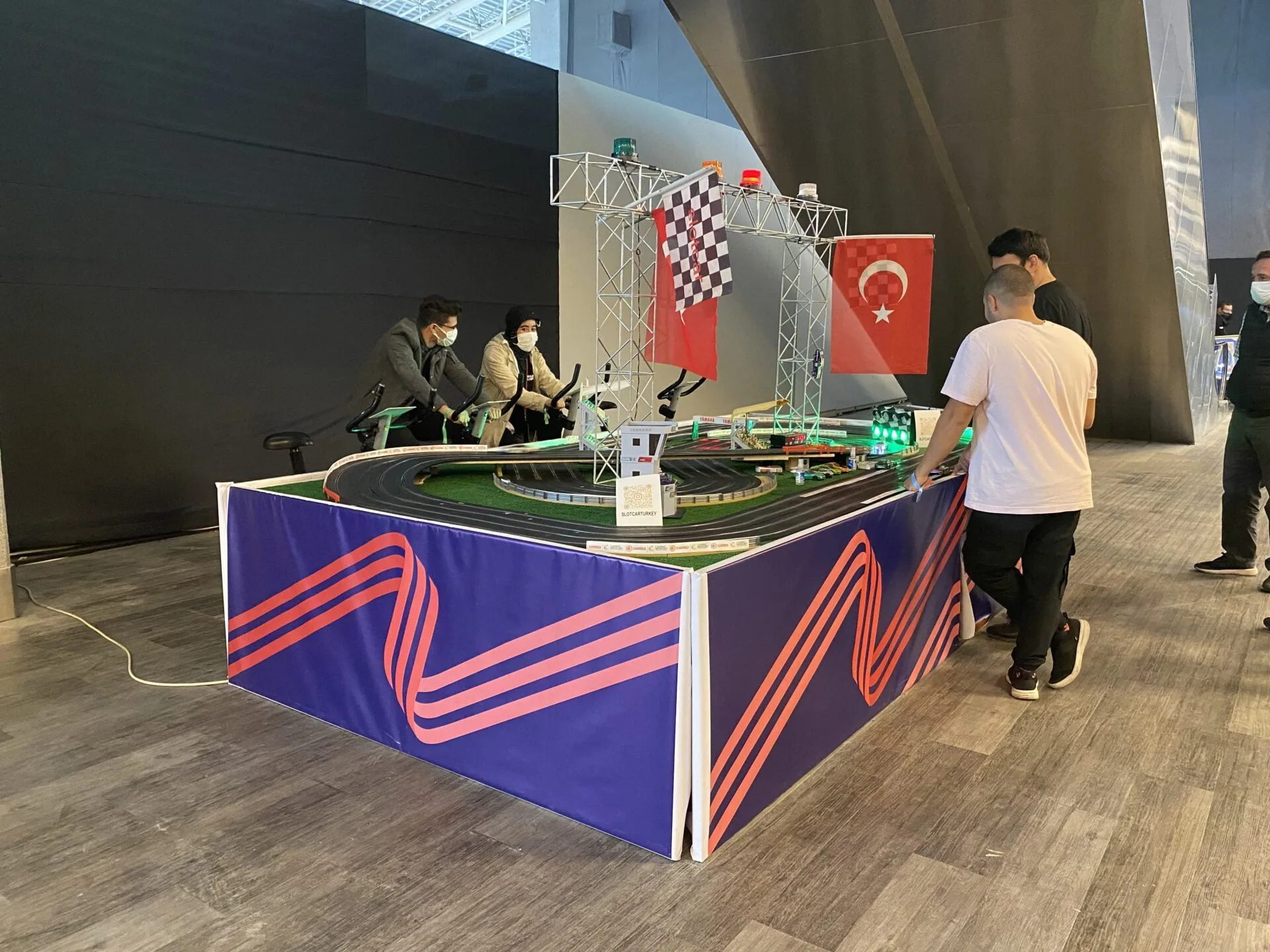 Slot Car Parkour - 8