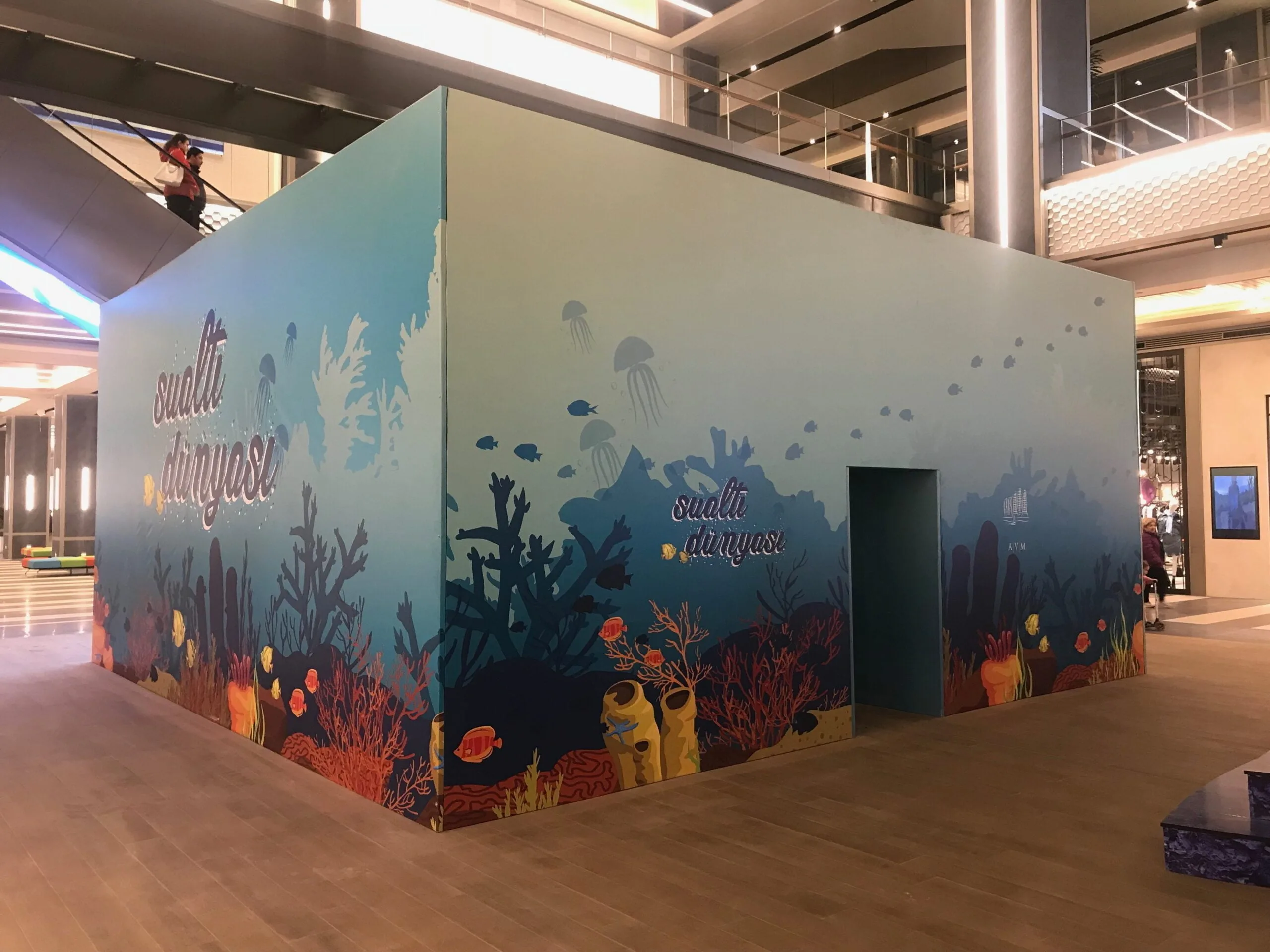 Interactive Aquarium — Özel Tasarım 1