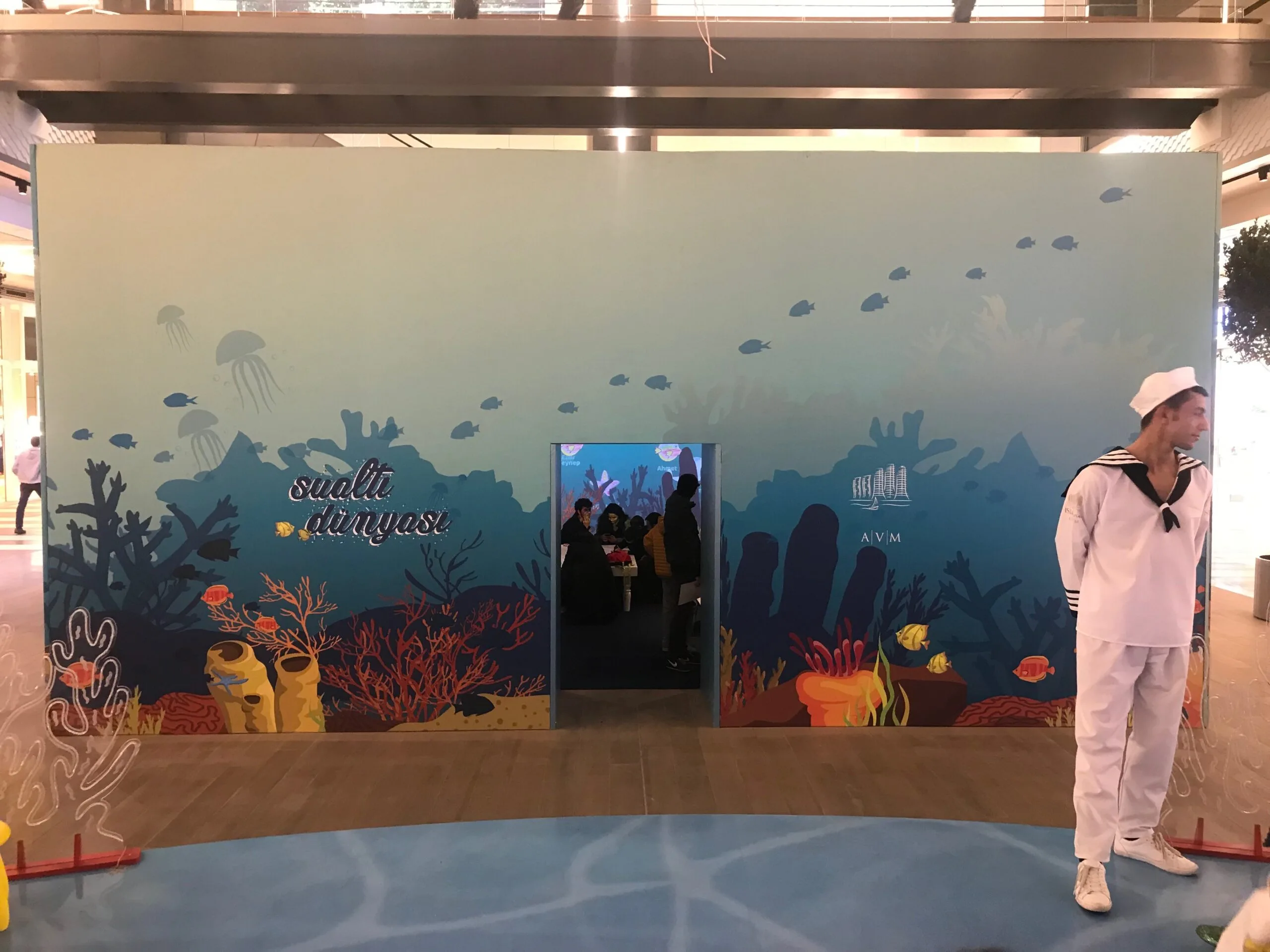 Interactive Aquarium — Özel Tasarım 2