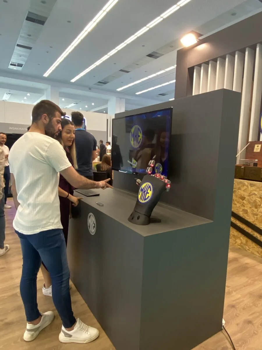 Interactive Robot Hand — Özel Tasarım 1