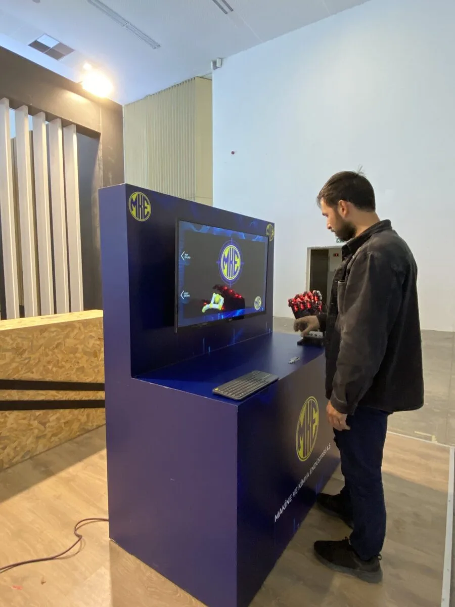 Interactive Robot Hand — Özel Tasarım 3