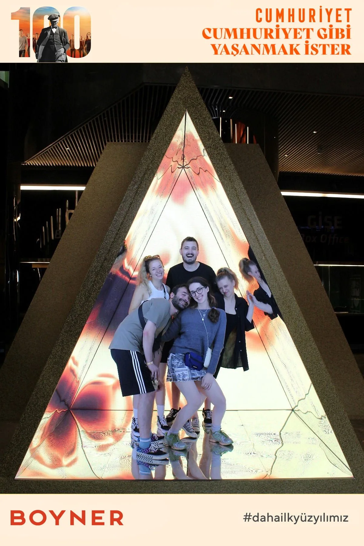 Pyramid Oda — Özel Tasarım 1