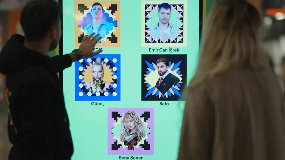 Spotify Wrapped Augmented Selfie - SPOTIFY