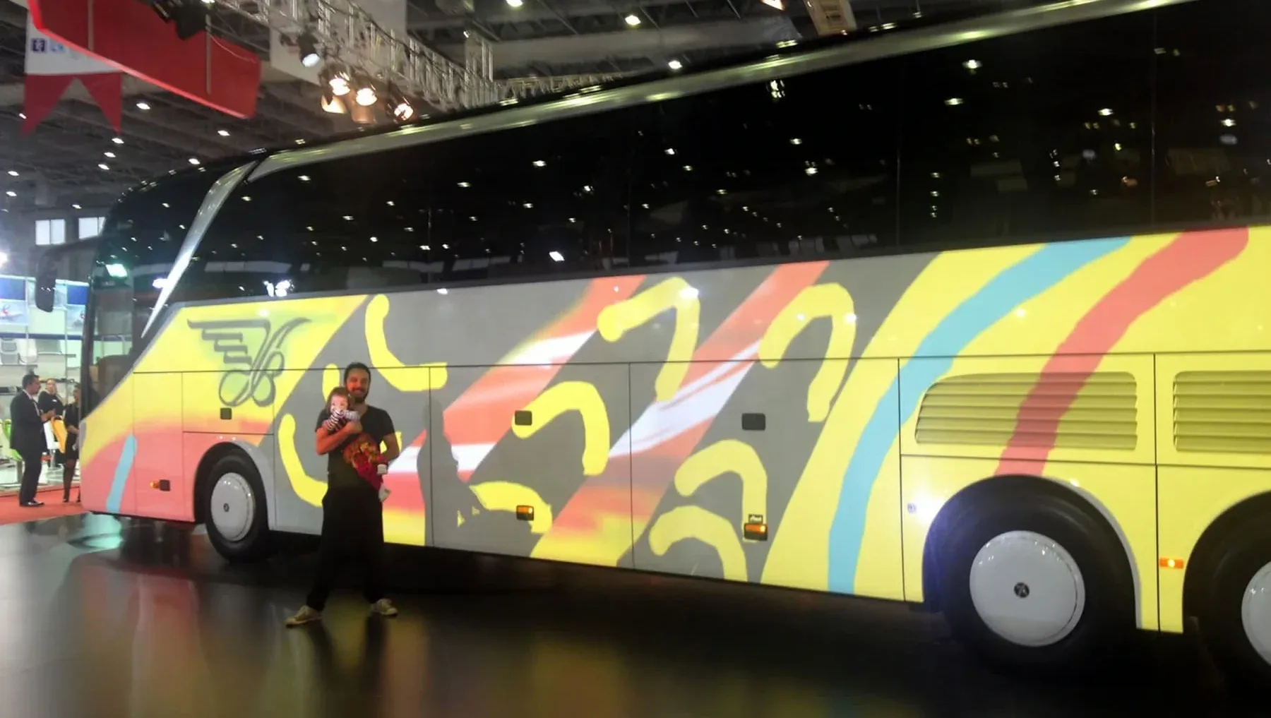 Mercedes Live Painter — Busworld Fuarı - 2